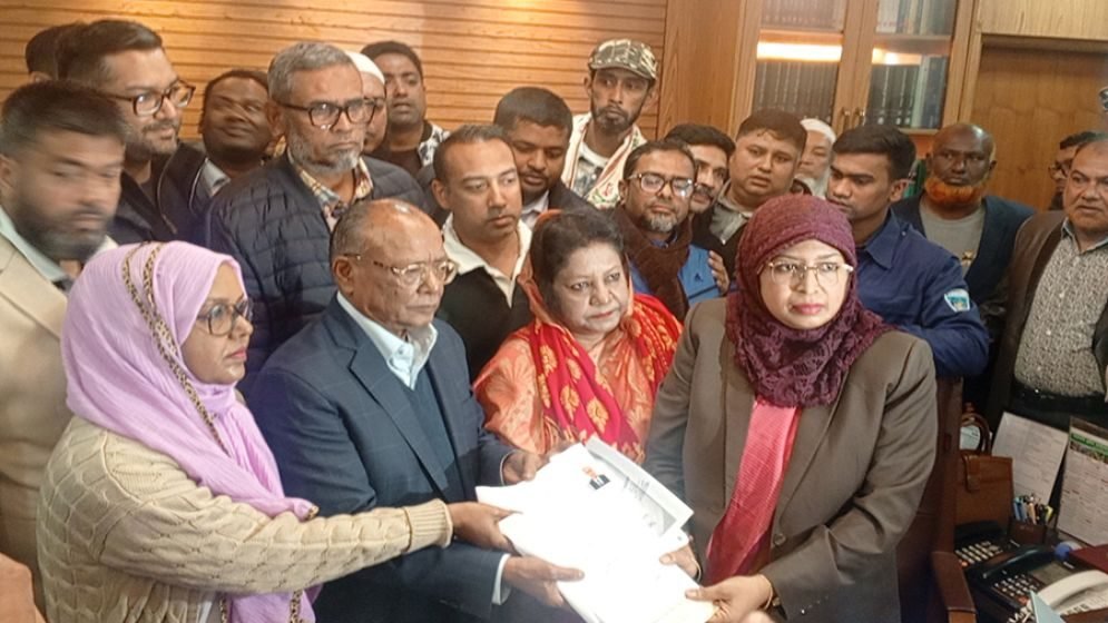 ফেনী-৩ আসনে মনোনয়নপত্র জমা