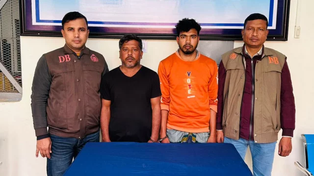 মব সৃষ্টি করে তিন পুলিশ সদস্যকে হেনস্তার অভিযোগ, গ্রেপ্তার
