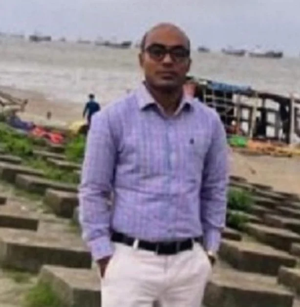 চট্টগ্রাম কাস্টমসের কর্মকর্তা আলতাফ হোসেনের শত কোটি টাকার সম্পদের তথ্য প্রকাশ
