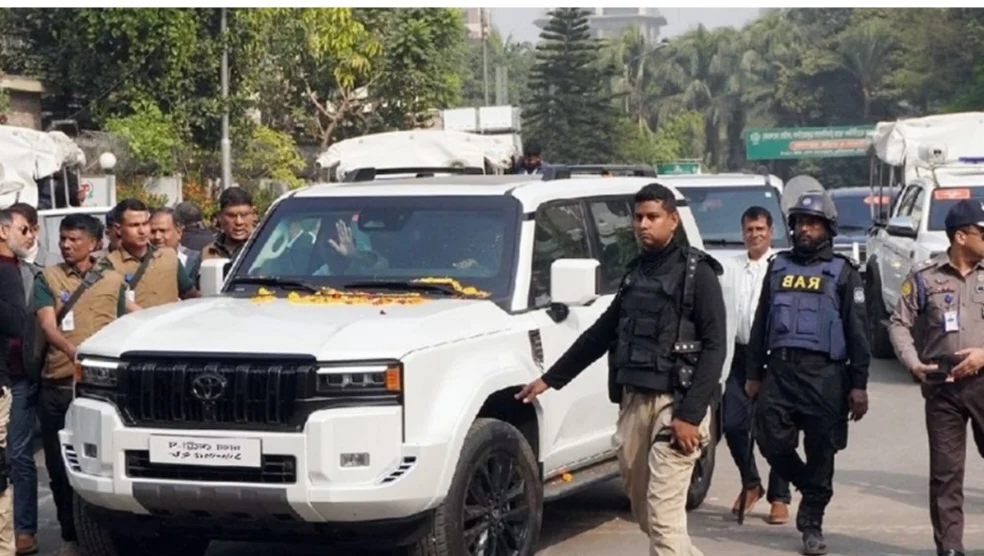 তারেক রহমানের চলন্ত গাড়িতে ‘রহস্যময়’ সাদা খাম: ৫ দিনেও শনাক্ত হয়নি মোটরসাইকেল চালক