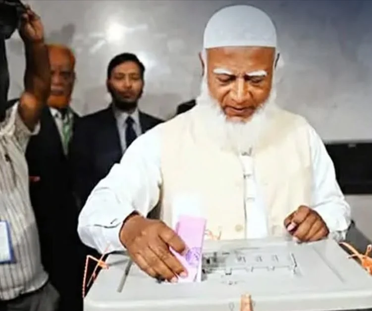 আমরা সরকার গঠনে আশাবাদী’, ভোট দিয়ে বললেন জামায়াত আমির
