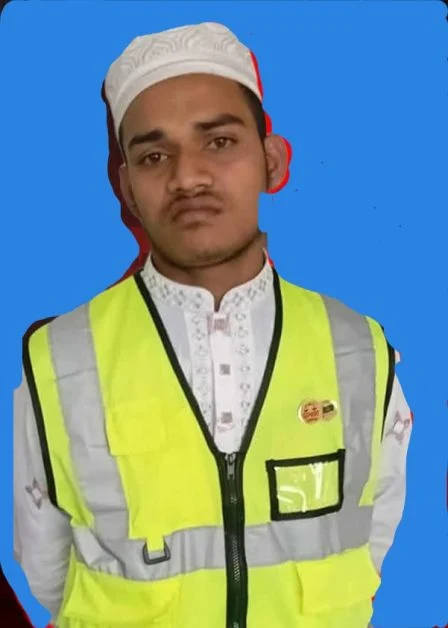 শাহবাগ মেট্রো রেলস্টেশন থেকে অস্ত্রসহ একজন আটক
