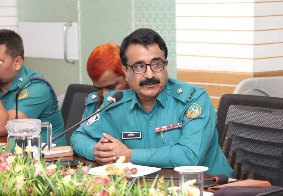 বিচার চাইতে গিয়ে ‘২ কেজি ভালোবাসা’! কাশিমপুর থানার সেই ওসি ক্লোজড
