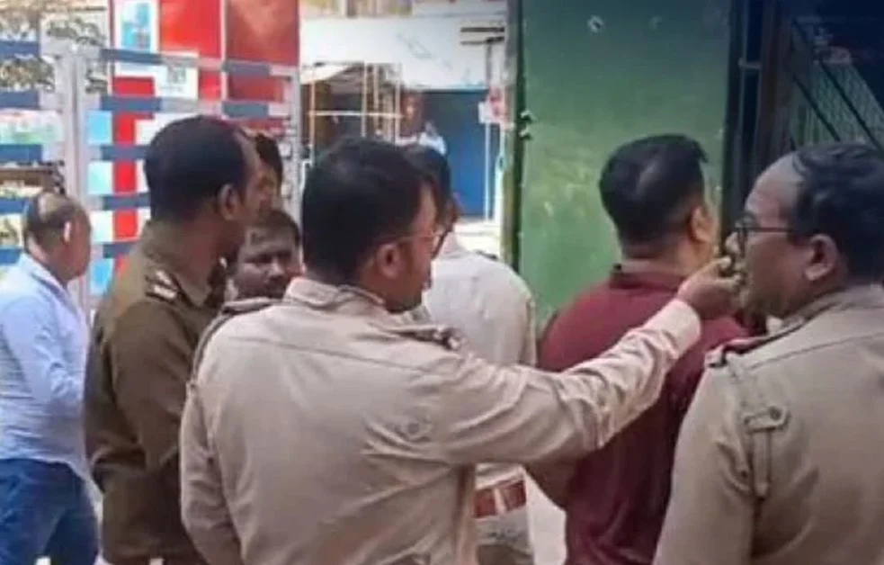 চব্বিশ পরগনায় হোমের তালা ভেঙে পলায়ন: ধরা পড়লেন ৭ বাংলাদেশি নারীসহ ১০ জন