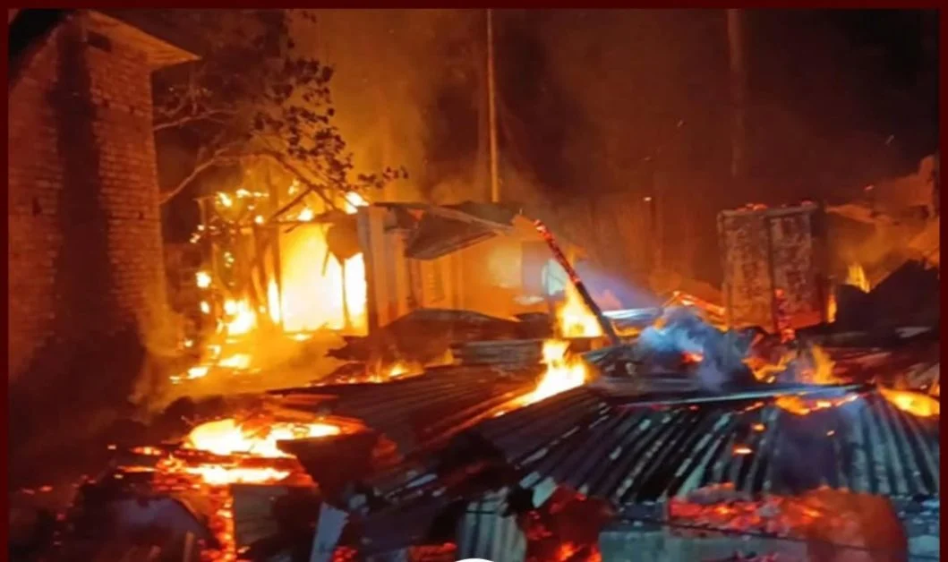 বাগেরহাট-এ দুর্বৃত্তের আগুনে পুড়ে ছাই বিএনপির কার্যালয়
