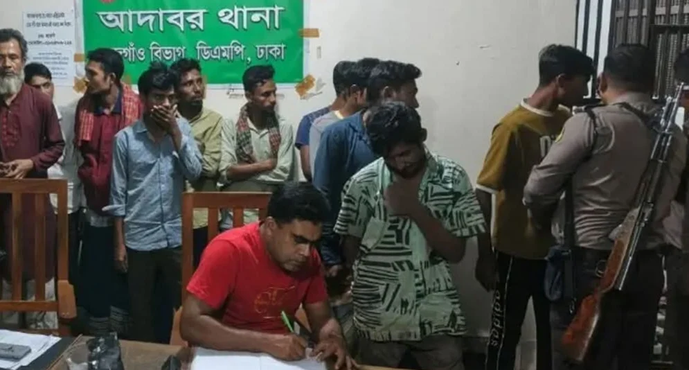 রাজধানীতে রাতে সাঁড়াশি অভিযান, শতাধিক চাঁদাবাজ-কিশোর গ্যাং সদস্য আটক