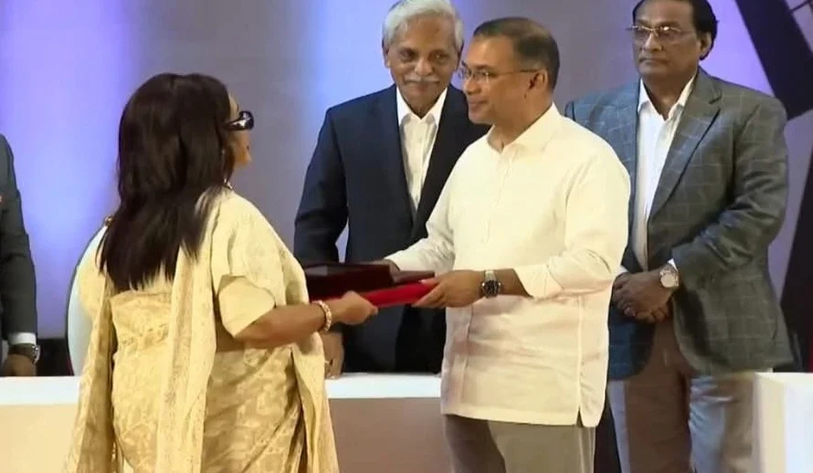 প্রধানমন্ত্রী তারেক রহমান একুশে পদক-২০২৬ প্রদান করেছেন