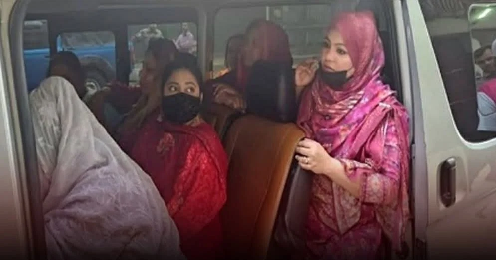 ধানমন্ডিতে ঝটিকা মিছিল, মহিলা আওয়ামী লীগের ৭ নেতাকর্মী গ্রেফতার