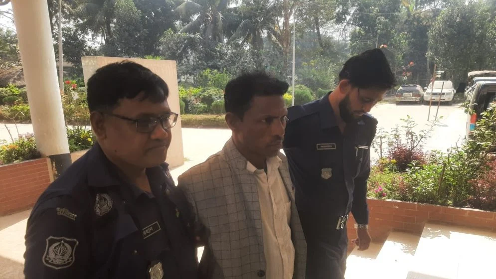 নির্বাচনকে সামনে রেখে নাশকতার চেষ্টা, অস্ত্রসহ গ্রেফতার ১