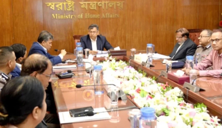 স্বরাষ্ট্রমন্ত্রী সালাহউদ্দিন আহমদ থানার ওসিদের সরাসরি যোগাযোগ থেকে বিরত থাকার নির্দেশ দিলেন