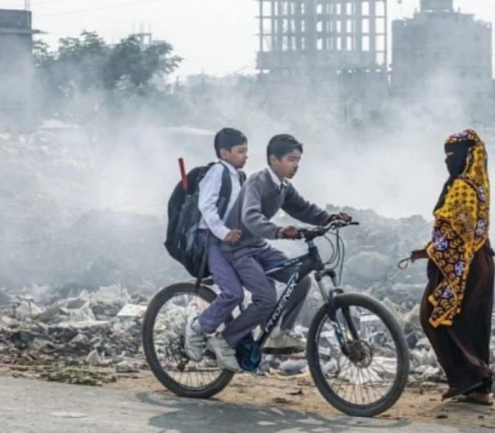 বায়ুদূষণে আজও বিশ্বের শীর্ষে ঢাকা