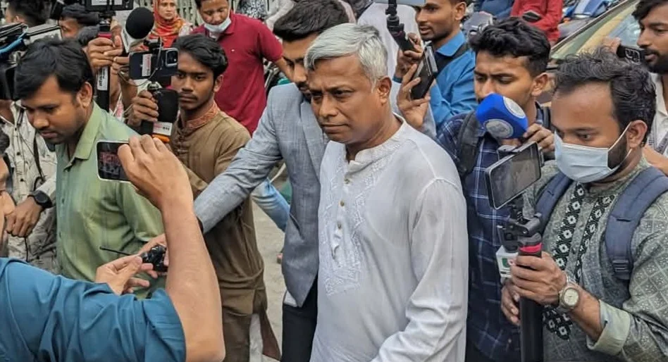 জ্বালানি তেল সংকটের গুজব, বিভিন্ন ফিলিং স্টেশন পরিদর্শনে প্রতিমন্ত্রী