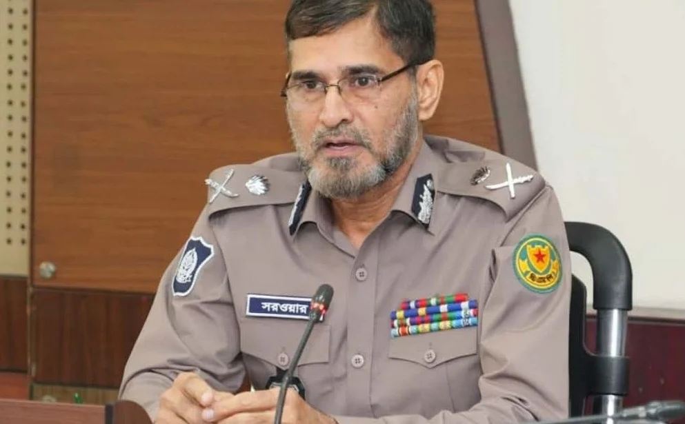 মূল সড়কে ব্যাটারি রিকশা চলাচল বন্ধে নির্দেশ ডিএমপি কমিশনারের