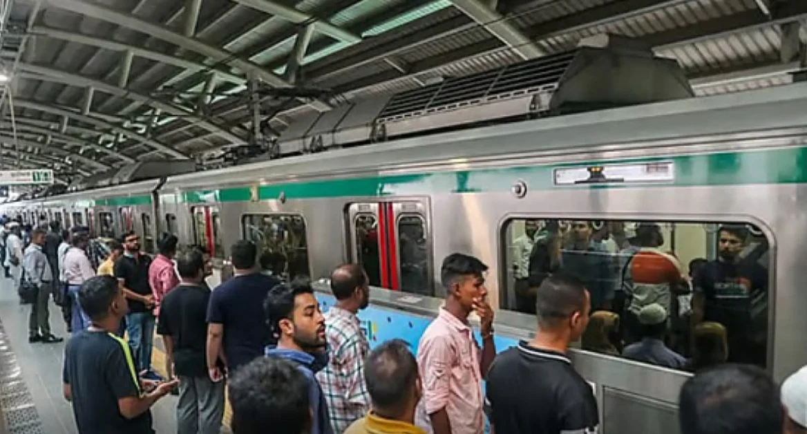 ব্যাংকারদের ব্যক্তিগত গাড়ির বদলে গণপরিবহন ব্যবহারের নির্দেশ