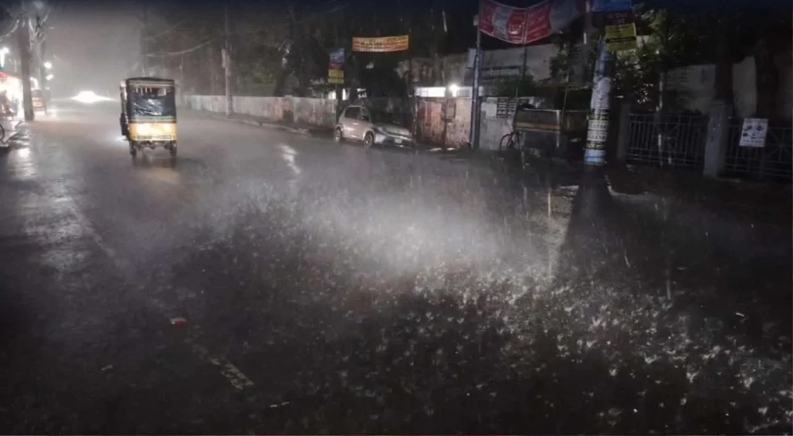 ঢাকাসহ বিভিন্ন স্থানে শিলাবৃষ্টি, নিহত ৩