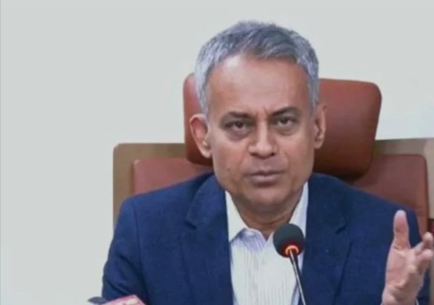 ঈদযাত্রায় বাস ভাড়া নিয়ন্ত্রণে, কোথাও অতিরিক্ত নেওয়ার অভিযোগ নেই: সড়কমন্ত্রী
