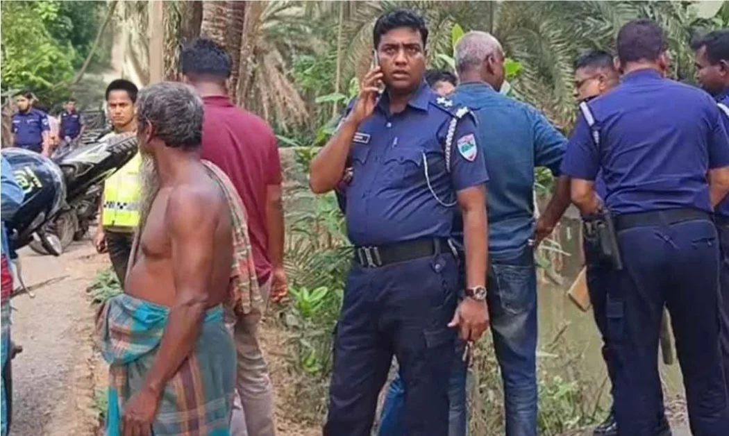 বাগেরহাটে পুলিশকে কুপিয়ে আসামি ছিনতাই, এলাকায় উত্তেজনা