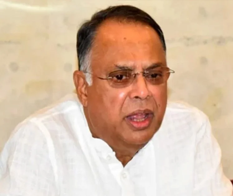 তেলের অভাবে গাড়ি বন্ধ হয়নি—জ্বালানি মন্ত্রীর দাবি