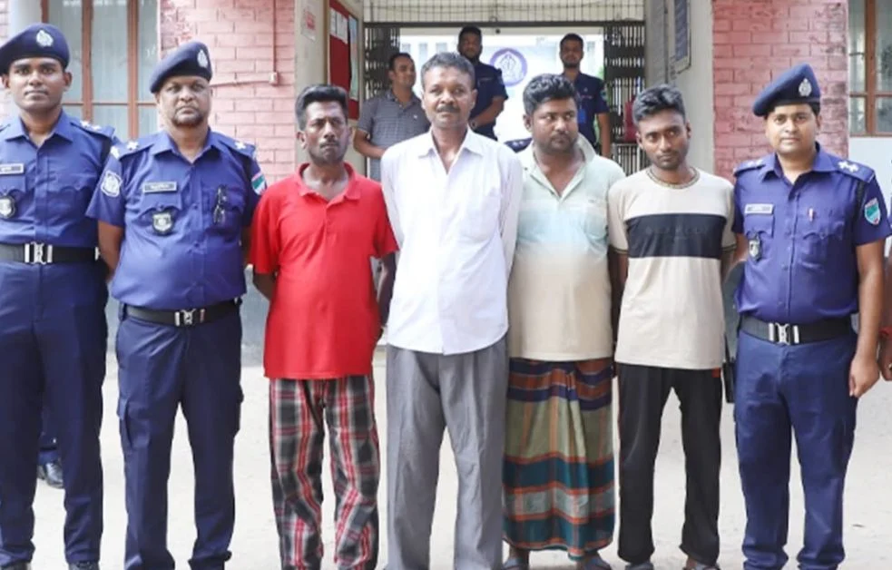 আলমডাঙ্গায় অবৈধ জ্বালানি তেল মজুতচক্রের ৪ সদস্য গ্রেপ্তার