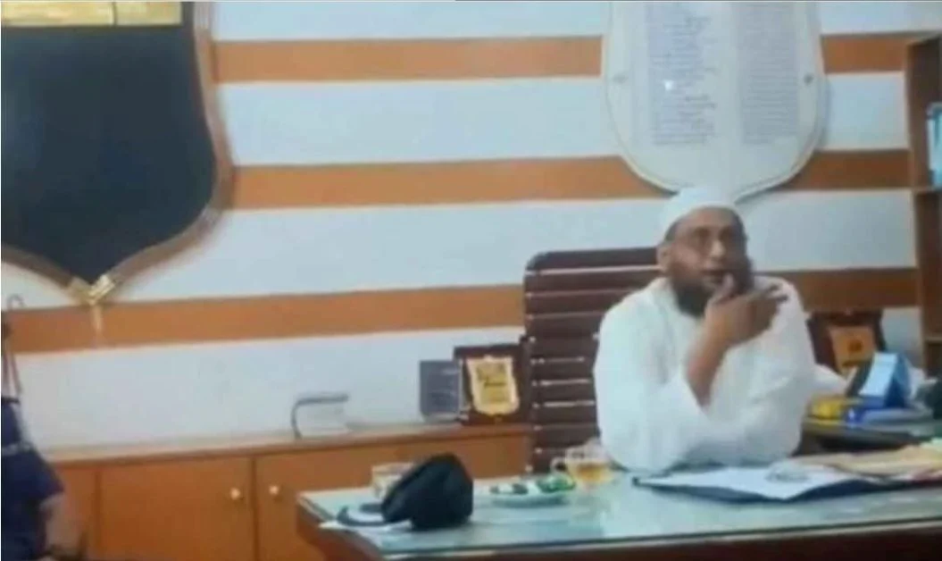 থানায় ঢুকে ওসির চেয়ারে এমপি, ভিডিও ভাইরাল ঘিরে সমালোচনা
