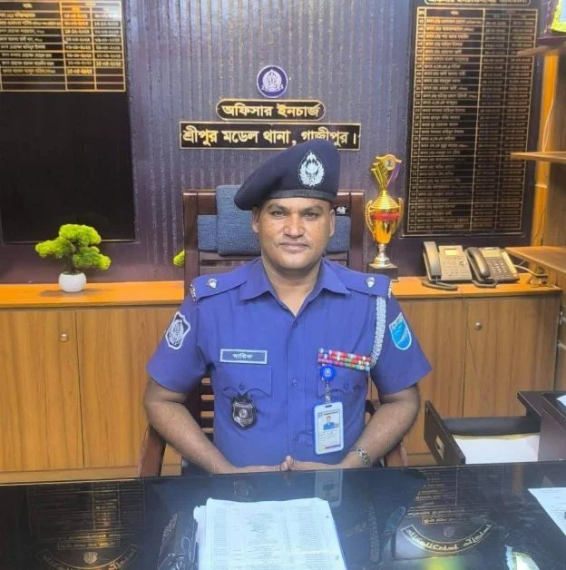 শ্রীপুরে জনবান্ধব পুলিশিংয়ের দাবি, ওসি আব্দুল বারীককে পুনর্বহালের আহ্বান