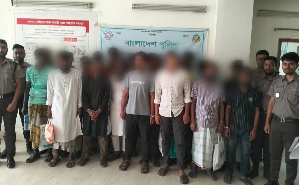 বিশেষ অভিযানে শাহজাহানপুরে বিভিন্ন অপরাধে জড়িত ২১ জন গ্রেফতার