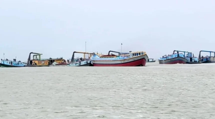 ১১ কোটি টাকার বালুমহাল মাত্র সাড়ে ৩ কোটিতে, সিন্ডিকেটের দখলে হরিরামপুর