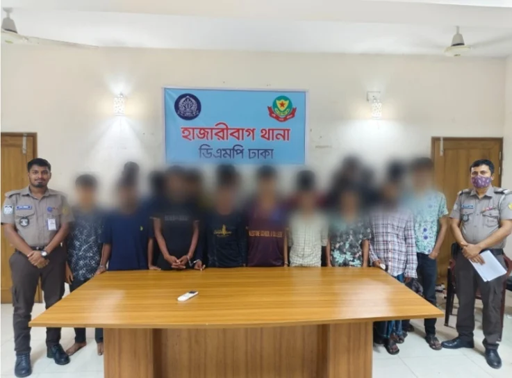 হাজারীবাগে বিশেষ অভিযানে ৩৩ জন গ্রেফতার, গাঁজা ও নগদ টাকা উদ্ধার