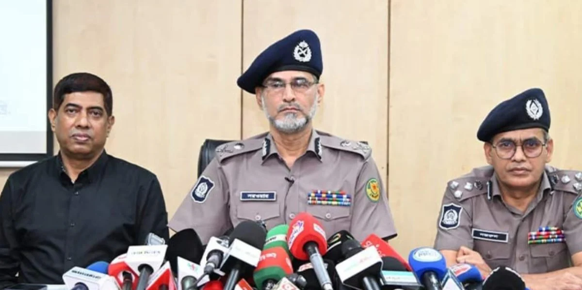 রাজধানীতে সাঁড়াশি অভিযান: ৪৮ ঘণ্টায় ১৫২ চাঁ’দাবা’জ গ্রে’ফতার