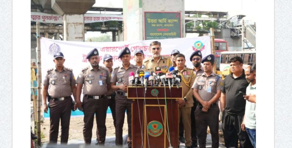 উত্তরায় সৌরচালিত ট্রাফিক সিগন্যাল উদ্বোধন ডিএমপি কমিশনারের