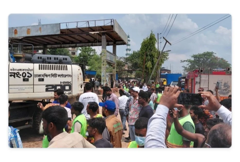 ২০ বছরের অবৈধ দখল উচ্ছেদ, হাজি সেলিমের স্থাপনা গুঁড়িয়ে দিলেন ডিসি ফরিদা খানম