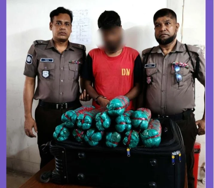উত্তর বাসাবোতে ৬ কেজি গাঁ”জাসহ মা’দক কারবারি গ্রেফতার