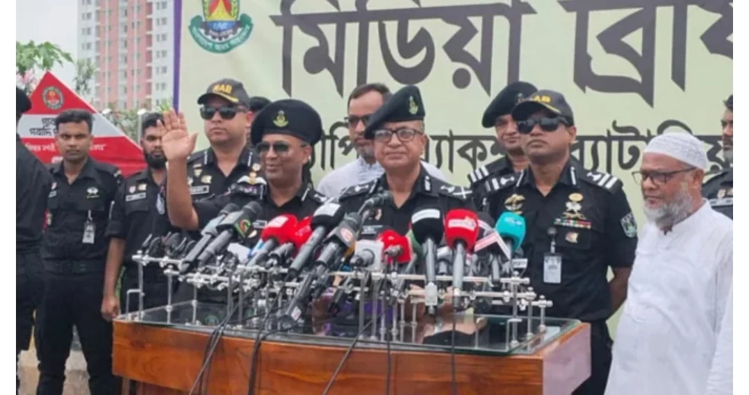 পশুর গাড়ি জোর করে নির্দিষ্ট হাটে নেওয়া ঠেকাতে নজরদারিতে র‍্যাব