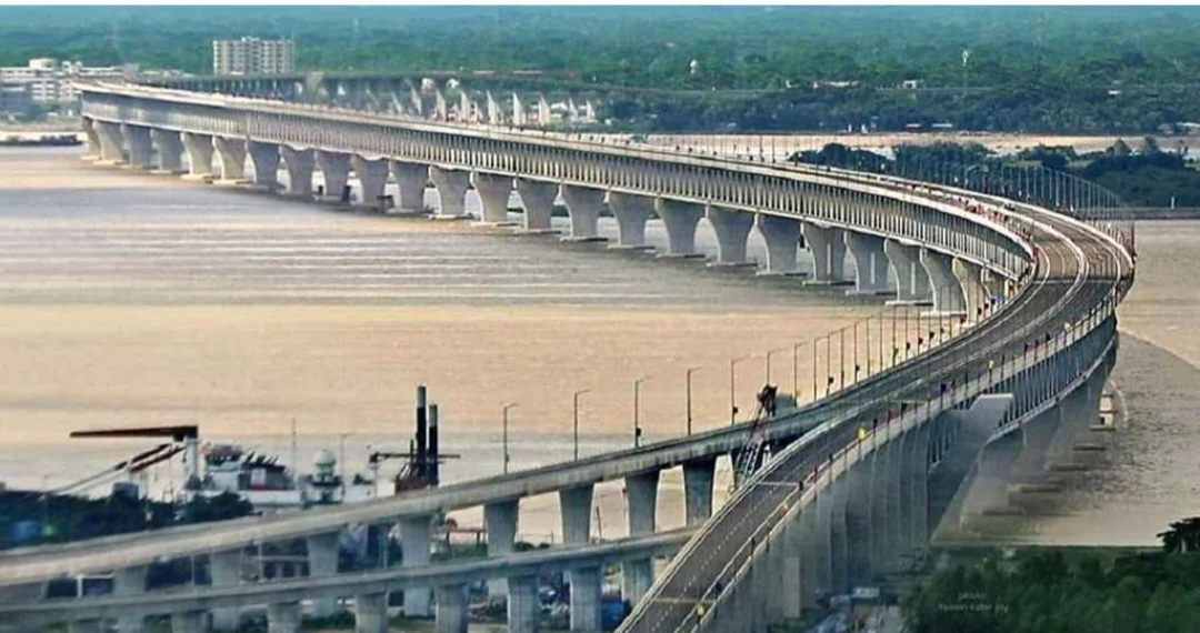 পদ্মা সেতু দেখতে গিয়ে সড়কে প্রাণ গেল ২ বন্ধুর