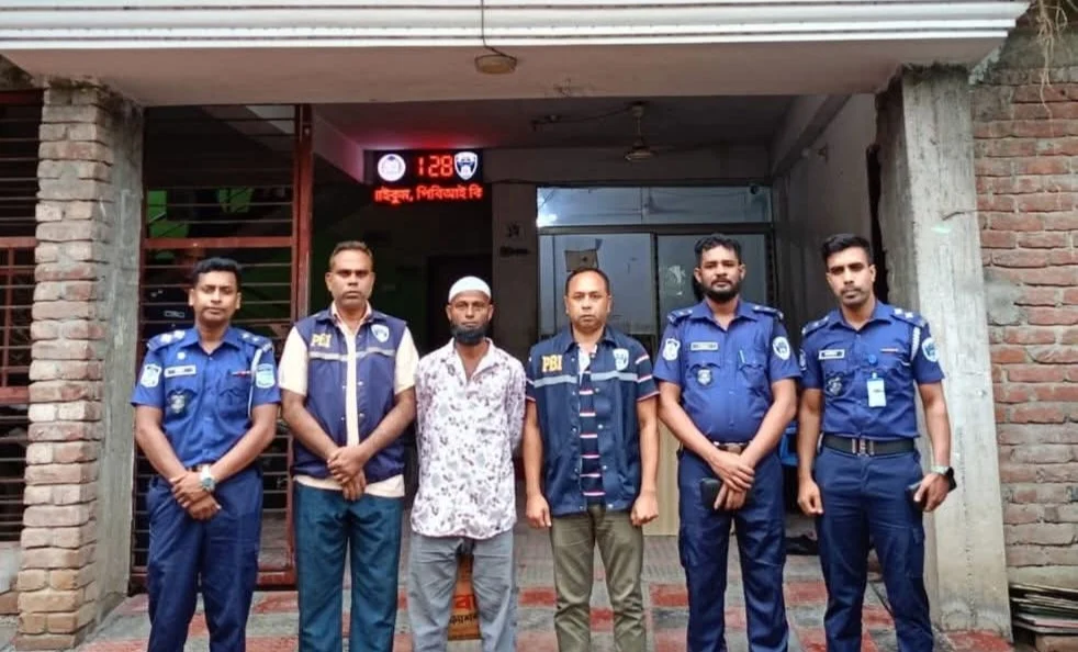 স্ত্রীর সঙ্গে পরকীয়ার জেরে হ”ত্যা, ১১ মাস পর রহস্য উদঘাটন: স্বামী-স্ত্রী গ্রেপ্তার