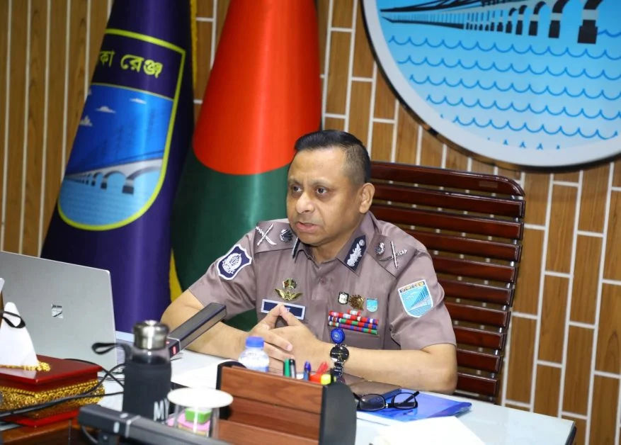 মাসিক অপরাধ পর্যালোচনা সভায় অপরাধ নিয়ন্ত্রণে আরও কার্যকর ভূমিকার নির্দেশনা দিলেন ঢাকা রেঞ্জ ডিআইজি