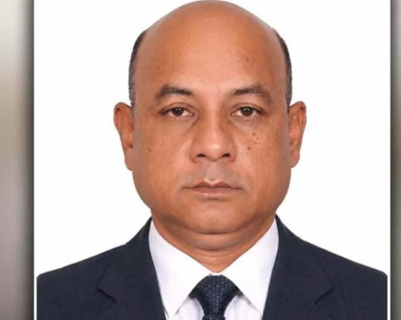 বাবার ‘ভু’য়া’ মুক্তিযোদ্ধা সনদে ২৫ বছর চাকরি: দুর্নীতি ও মামলার পরও মিলেছে পদোন্নতি!