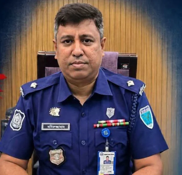 অপপ্রচারের বিরুদ্ধে ওসি মনিরুজ্জামানের পাশে স্থানীয় জনতা