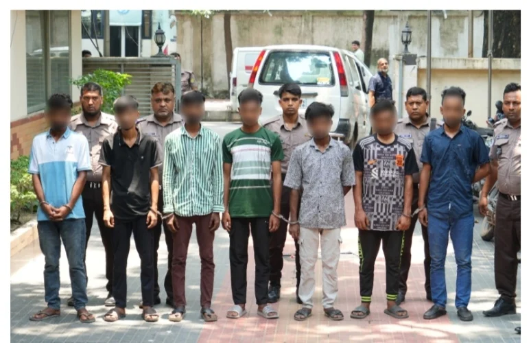 শ্যামলীতে অপহরণ করে মুক্তিপণ আদায়: পুলিশের জালে চক্রের ৯ সদস্য