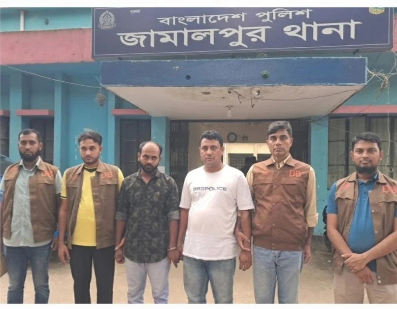 এএসআই পদে চাকরি দেওয়ার নামে ২৫ লাখ টাকার প্রতারণার চেষ্টা, গ্রেফতার ২
