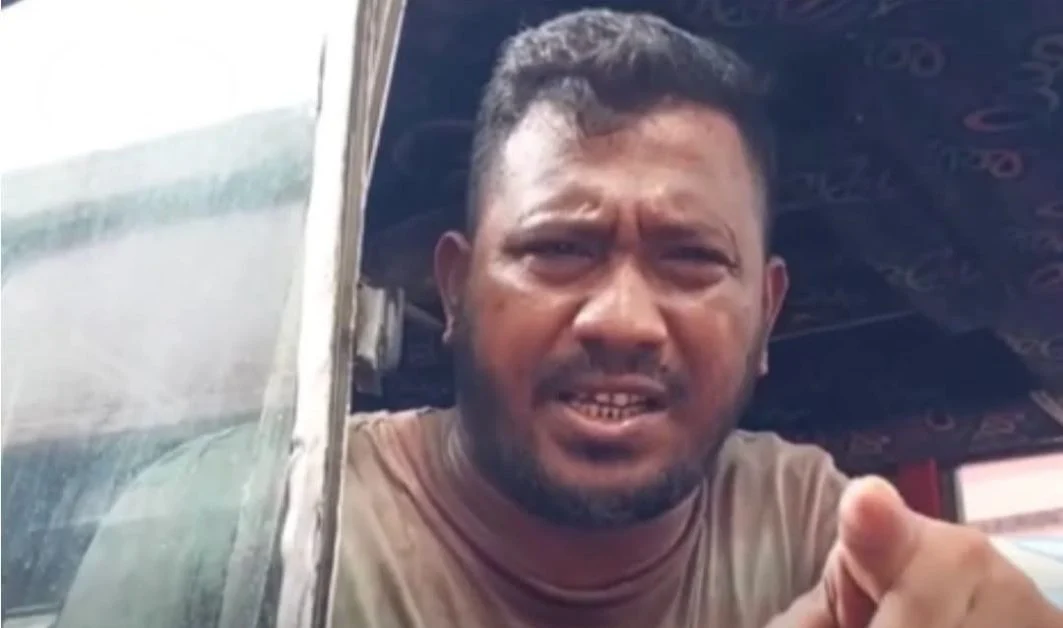 ২০ বছরের হাফ ভাড়া, কিন্তু প্রতিদান কোথায়? বাসচালকের প্রশ্নে সামাজিকমাধ্যমে তুমুল আলোচনা