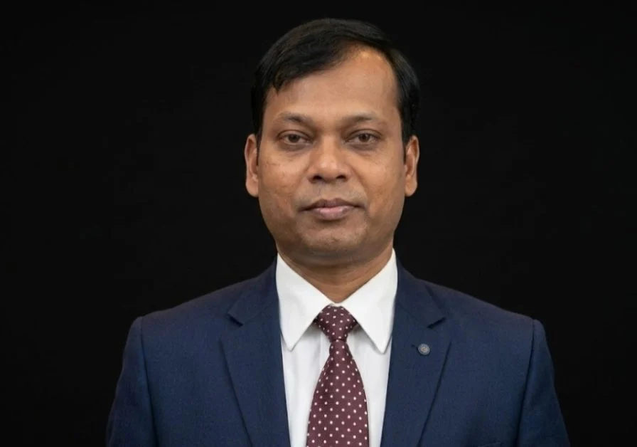শেষ কর্মদিবসে নাটকীয়তা, দায়িত্ব হস্তান্তর করলেন সিলেটের ডিসি সারওয়ার আলম