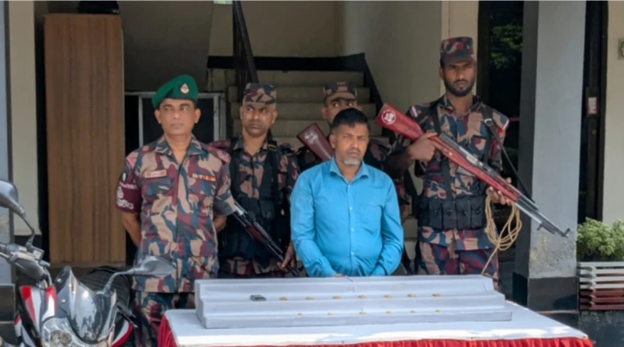 ভারতে পা’চারের পথে ২ কোটি ২১ লাখ টাকার স্বর্ণ জ’ব্দ, আ’টক ১
