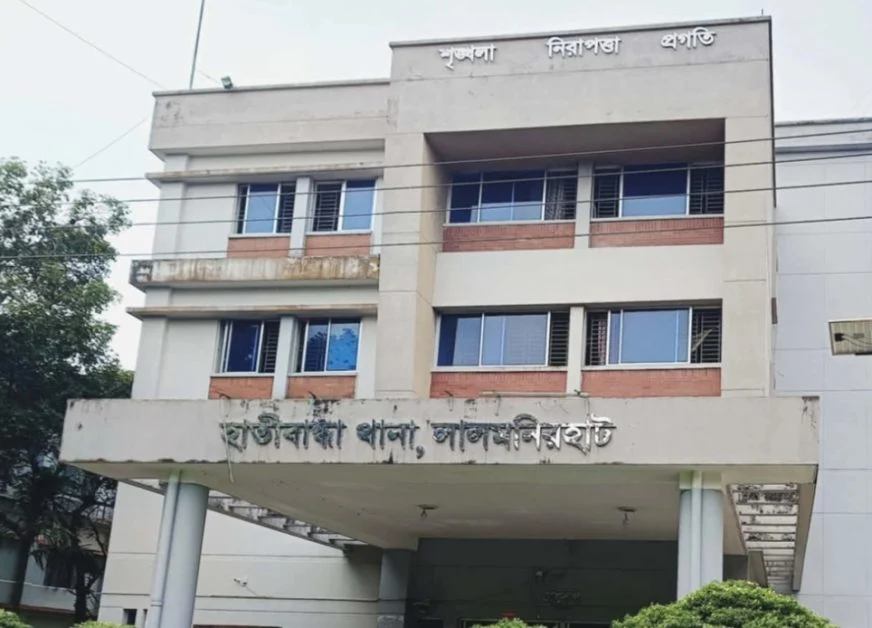 ওয়ারেন্টভুক্ত আসামির দা’র কো’পে আহত ২ পুলিশ কর্মকর্তা, এসআইয়ের অবস্থা আশঙ্কাজনক