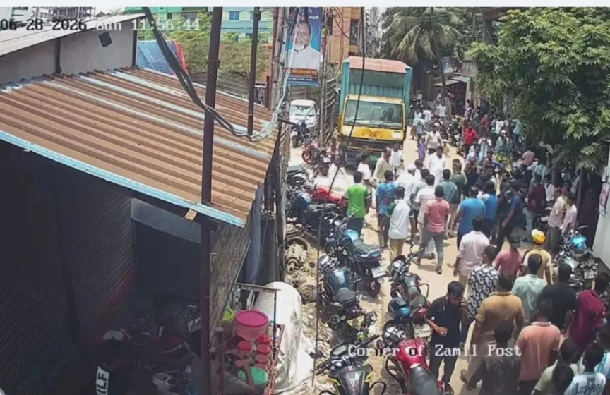 ঝুট দখলকে কেন্দ্র করে টঙ্গীতে অ’স্ত্রধারীদের মোটরসাইকেল মহড়া, আতঙ্কে শিল্পাঞ্চল