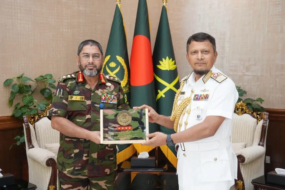 সেনাপ্রধানের সঙ্গে বিদায়ী সাক্ষাৎ নৌপ্রধানের, সেনাসদরে গার্ড অব অনার