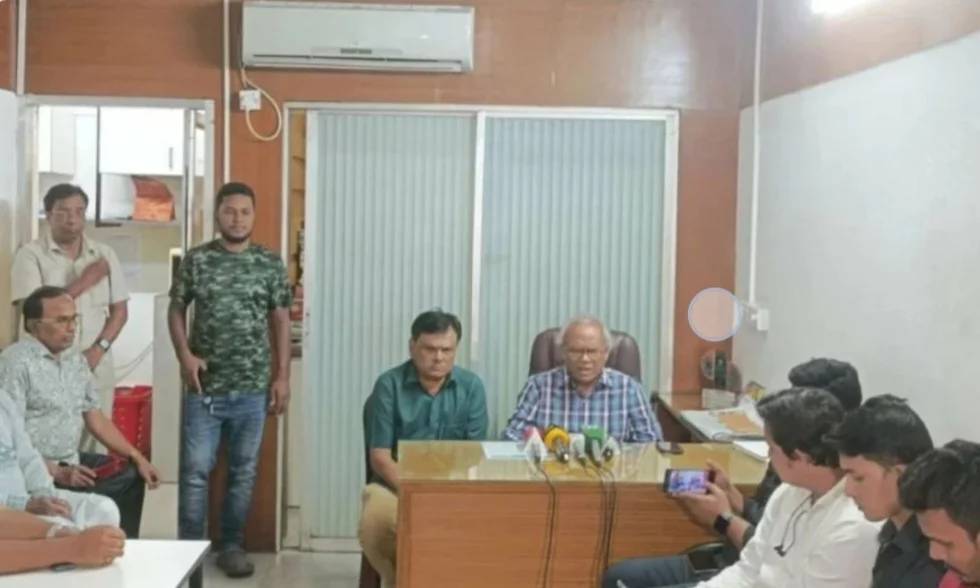 সরকারের ভাবমূর্তি ক্ষুণ্নে এখনো সক্রিয় একটি গোষ্ঠী: রিজভী