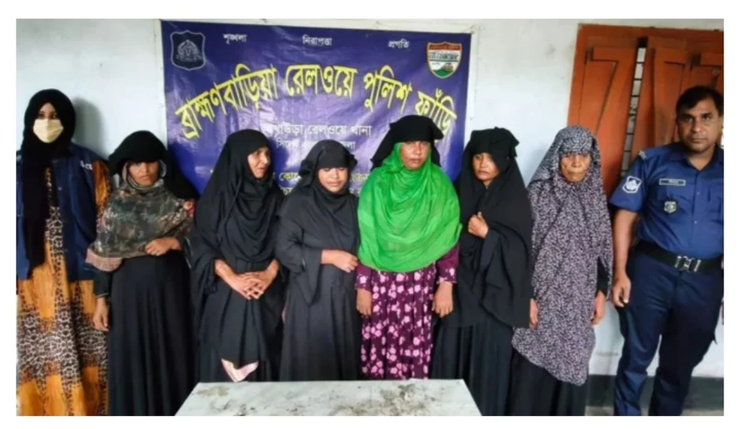 ট্রেনে নারী যাত্রীদের টার্গেট, ১১ নারী ছি’ন’তাইকারী আটক