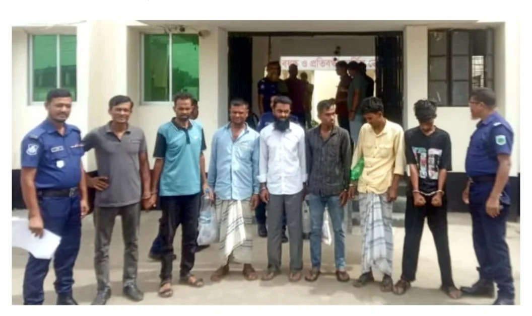 মাদ্রাসায় মা”দক সেবনের অভিযোগ, পরিচালকসহ ৪ জন আটক